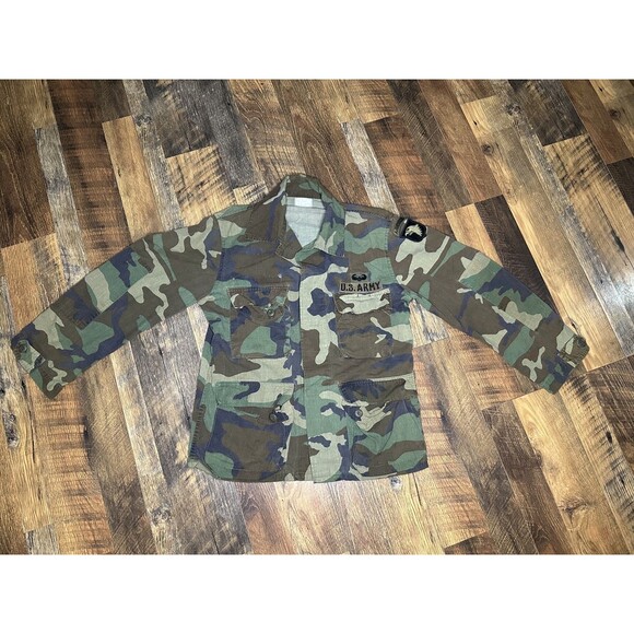 Vintage Army Fatigue Jacket Camo Military Size READ - Picture 1 of 4